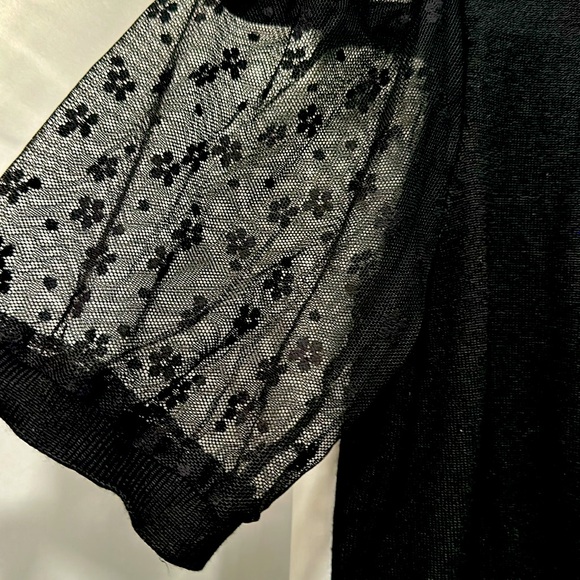 Woman’s size XS sweater with mesh sleeves, collar neck. - Picture 2 of 6